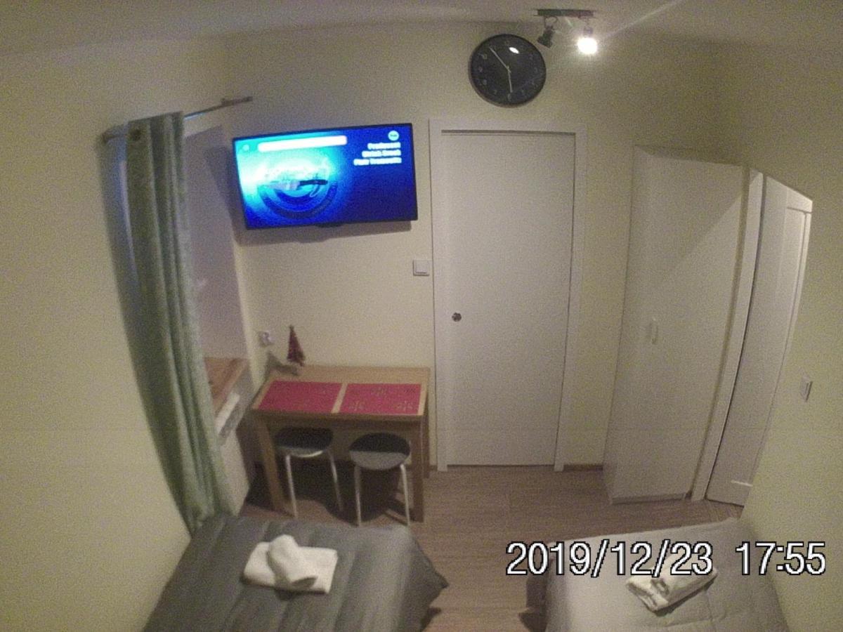 Rent0Nline Brwinow Rooms Dış mekan fotoğraf