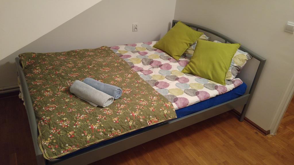 Rent0Nline Brwinow Rooms Dış mekan fotoğraf