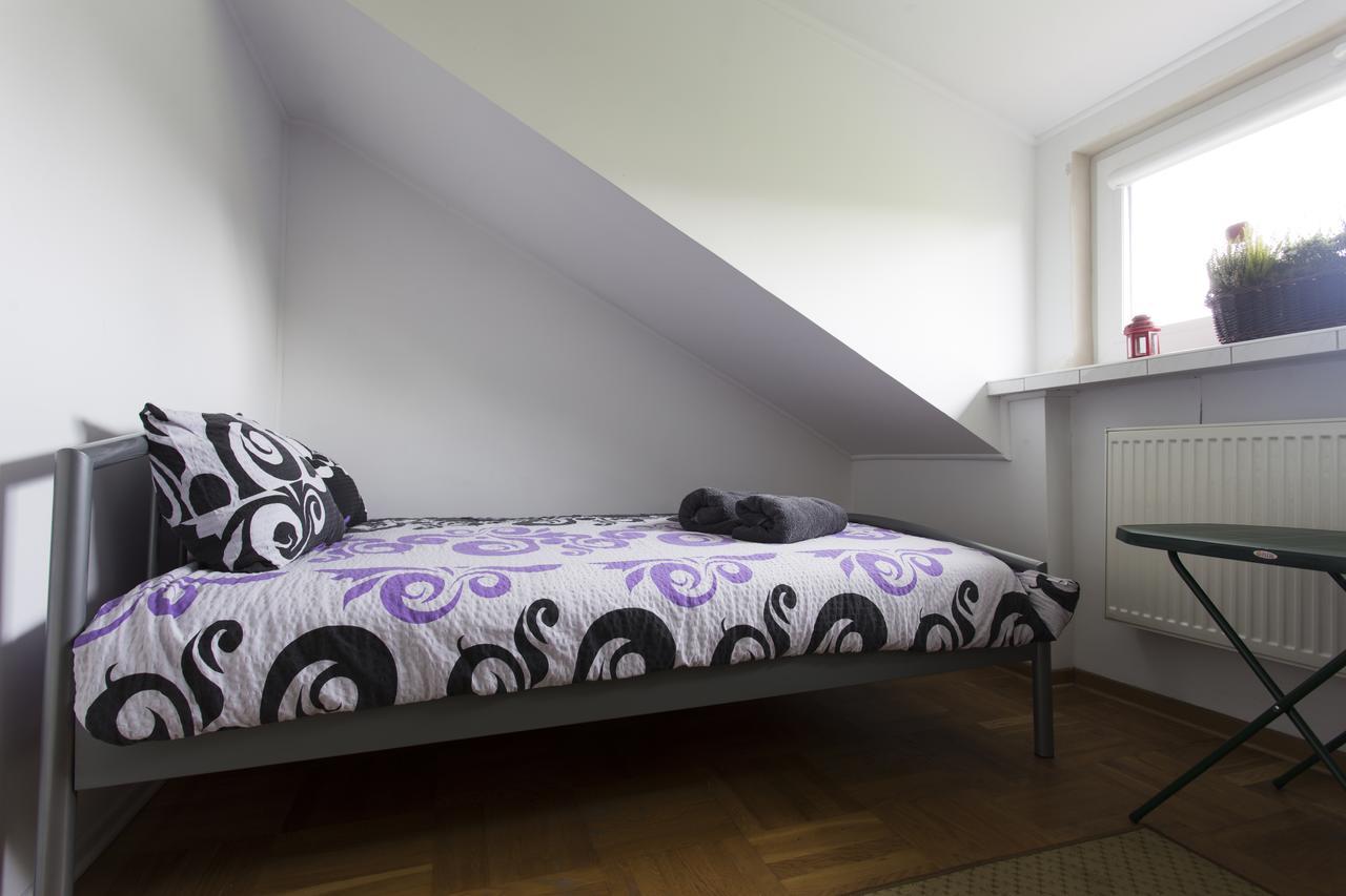 Rent0Nline Brwinow Rooms Dış mekan fotoğraf