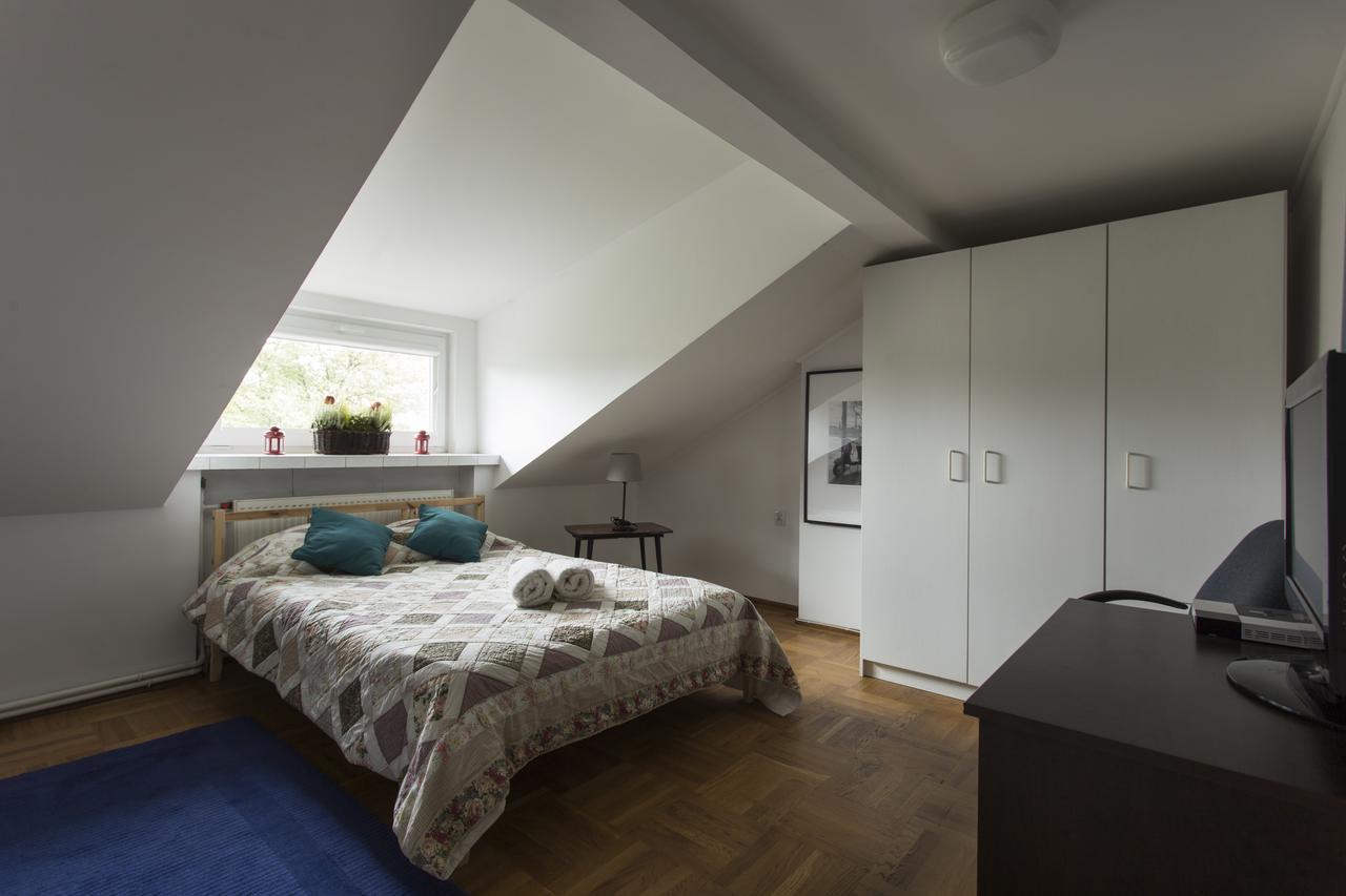 Rent0Nline Brwinow Rooms Dış mekan fotoğraf